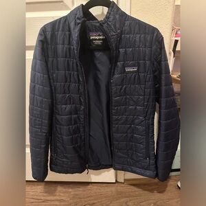 Women Patagonia navy nano puff jacket